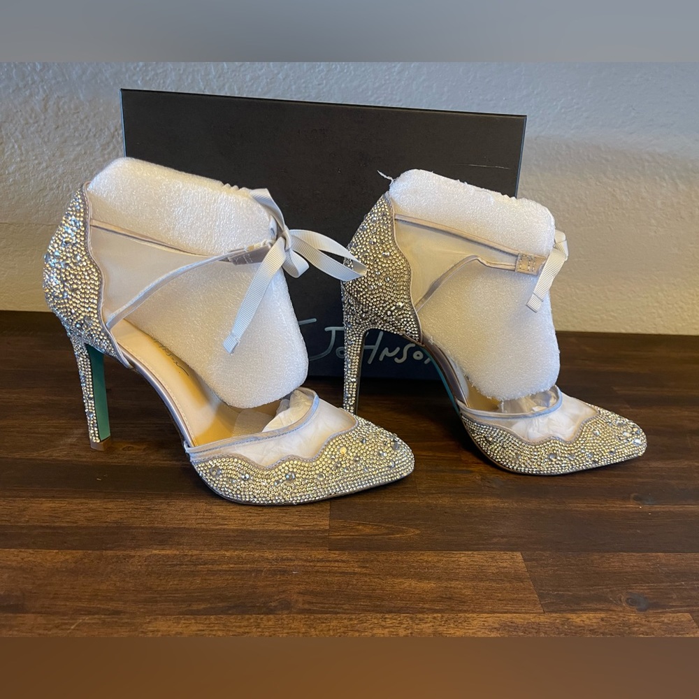 New size 8.5 Betsey Johnson silver rhinestone stiletto heels